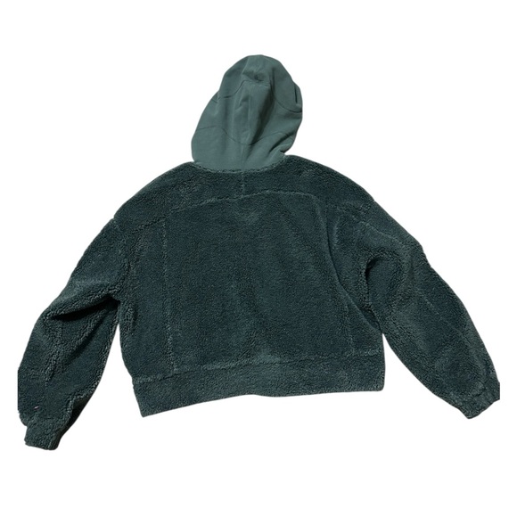 Lululemon Textured Fleece Embroidered
Logo Hoodie Smoked Spruce - Picture 8 of 9